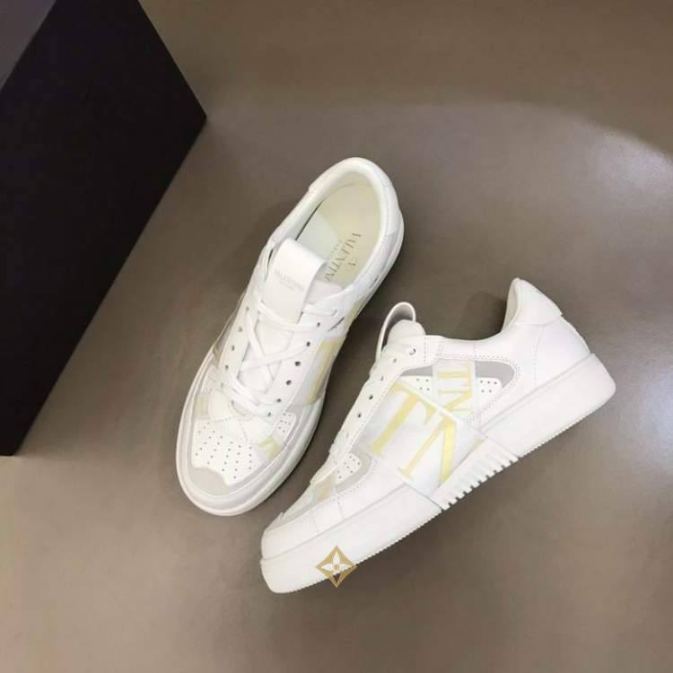 Picture of Valentino Shoes _SKUValentinosz38-44mhf0320057